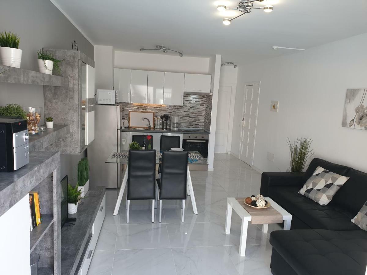 ארונה Casa Las Flores With Heated Pool, Only 490 Meters To The Beach, Balcony, Wifi מראה חיצוני תמונה